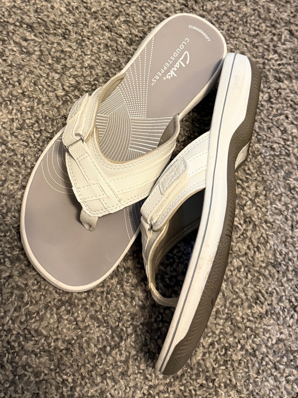 Clarks Women's White Slide Sandals - Picture 15 of 16